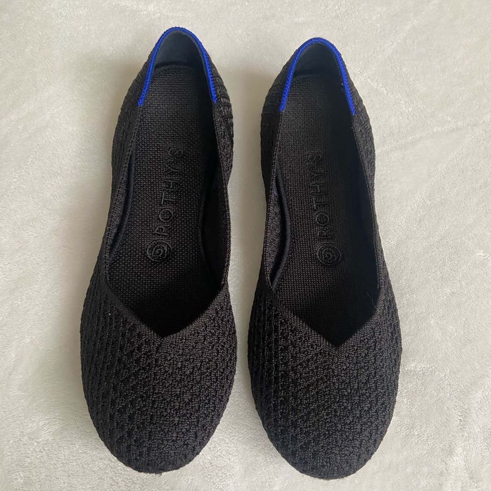 Black Rothy’s Round toe Flats 8.5